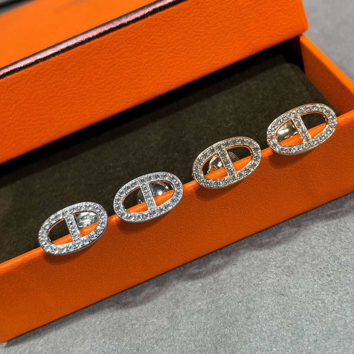 [Sophire Jewelry ]HM FULL DIAMOND PIG NOSE STUD EARRINGS
