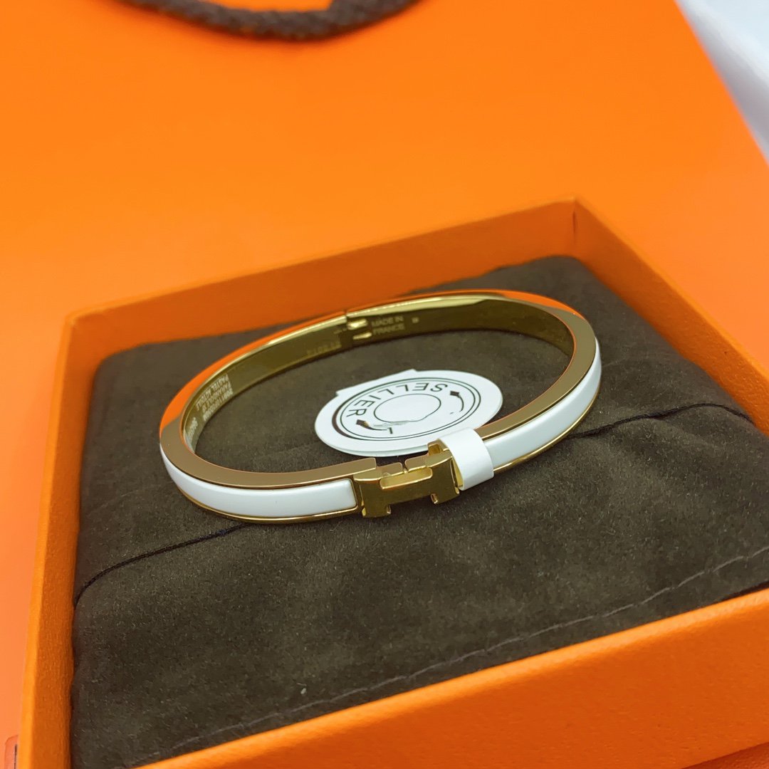 [Sophire Jewelry ]CLASSIC HM CLIC WHITE 8MM ENAMEL BRACELET