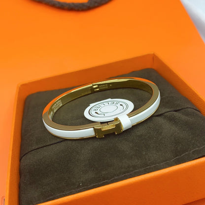 [Sophire Jewelry ]CLASSIC HM CLIC WHITE 8MM ENAMEL BRACELET