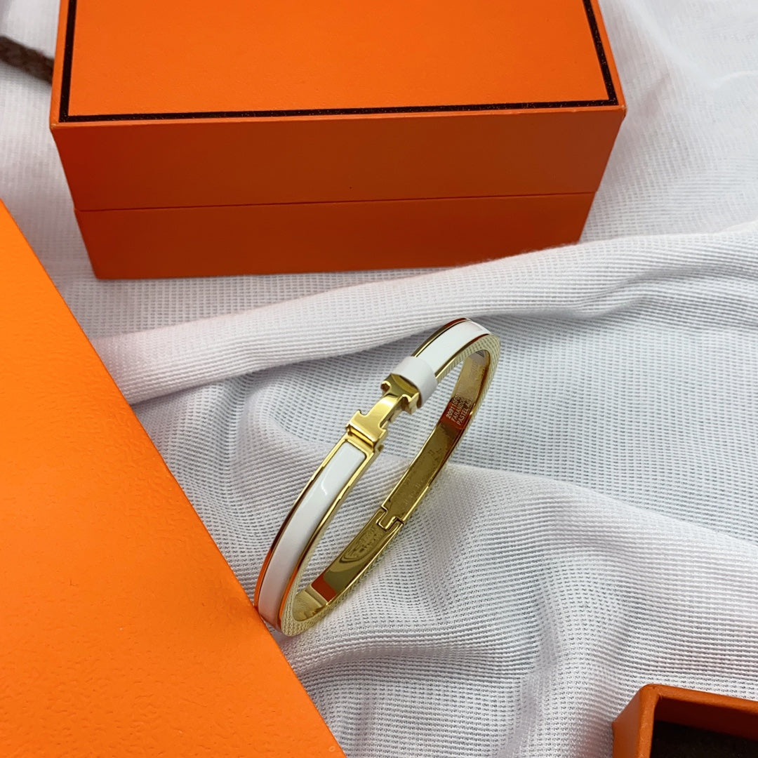 [Sophire Jewelry ]CLASSIC HM CLIC WHITE 8MM ENAMEL BRACELET