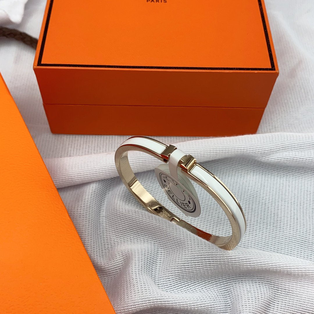 [Sophire Jewelry ]CLASSIC HM CLIC WHITE 8MM ENAMEL BRACELET