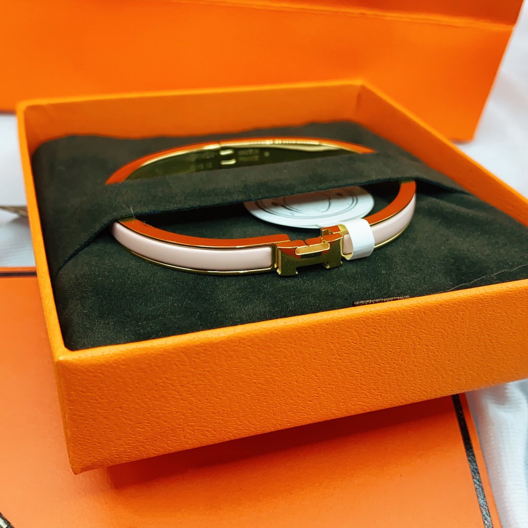 [Sophire Jewelry ]CLASSIC HM CLIC  PINK 8MM ENAMEL BRACELET
