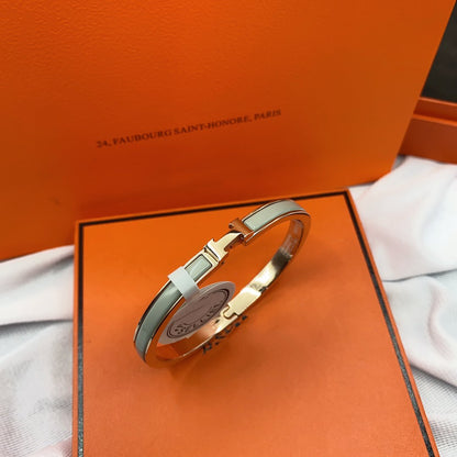 [Sophire Jewelry ]CLASSIC HM CLIC GREEN 8MM ENAMEL BRACELET
