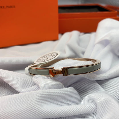 [Sophire Jewelry ]CLASSIC HM CLIC GREEN 8MM ENAMEL BRACELET