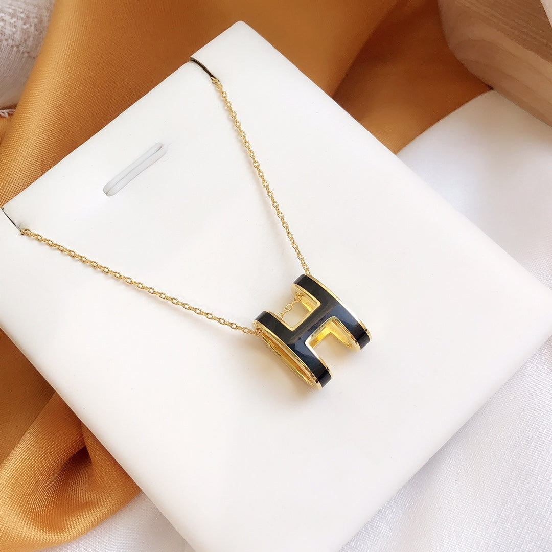 [Sophire Jewelry ]HM CLIC BLACK ENAMEL GOLD NECKLACE