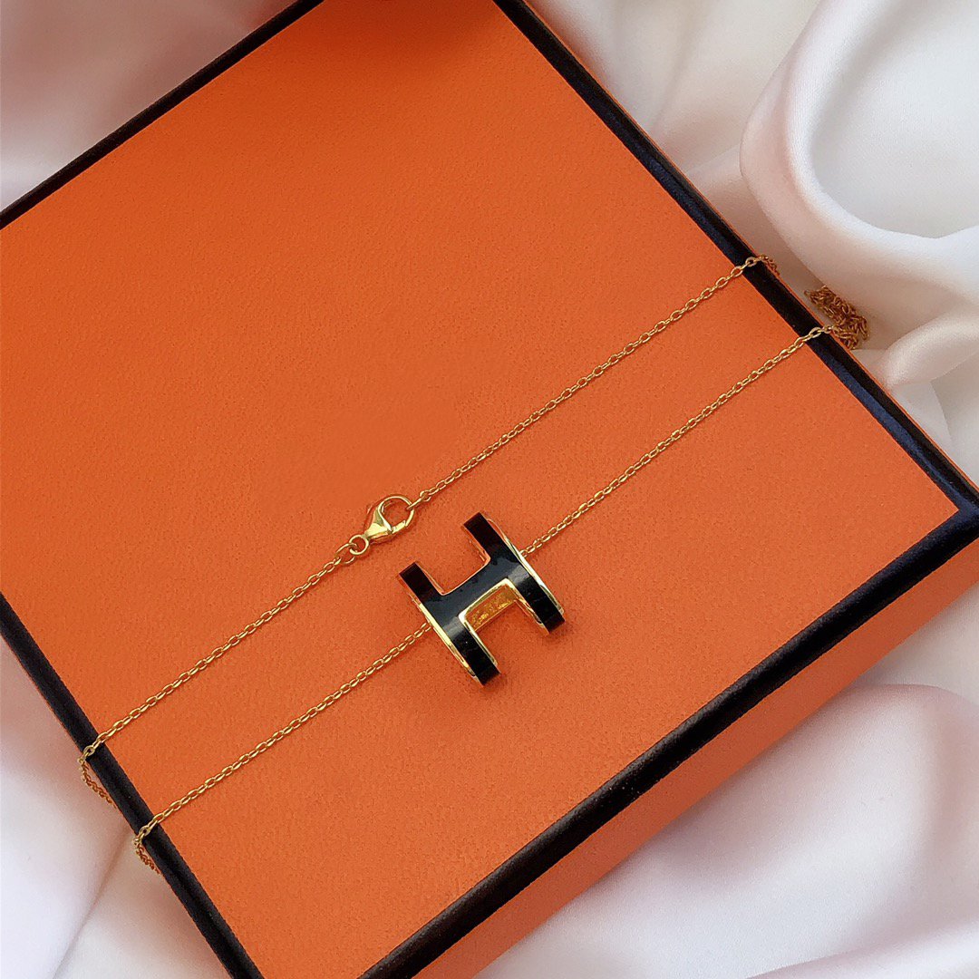 [Sophire Jewelry ]HM CLIC BLACK ENAMEL GOLD NECKLACE