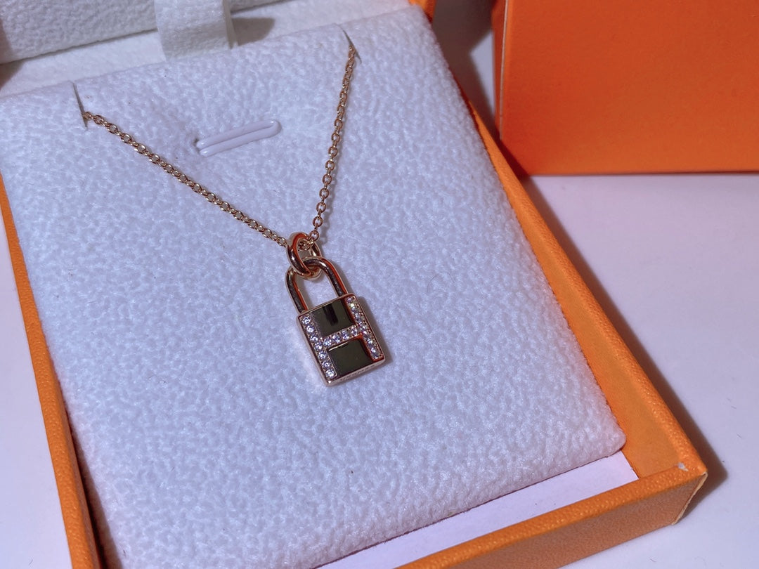 [Sophire Jewelry ]HM ADVANCED NICHE LOCK HEAD NECKLACE DIAMONDS