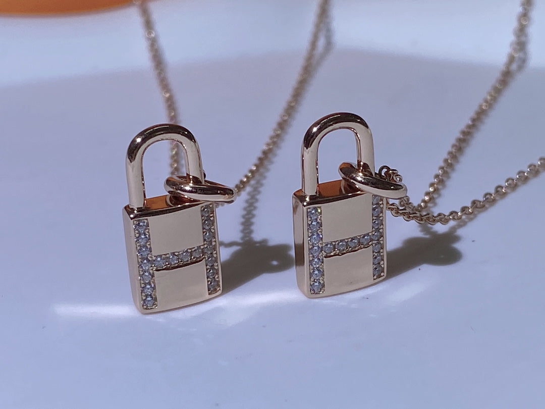 [Sophire Jewelry ]HM ADVANCED NICHE LOCK HEAD NECKLACE DIAMONDS