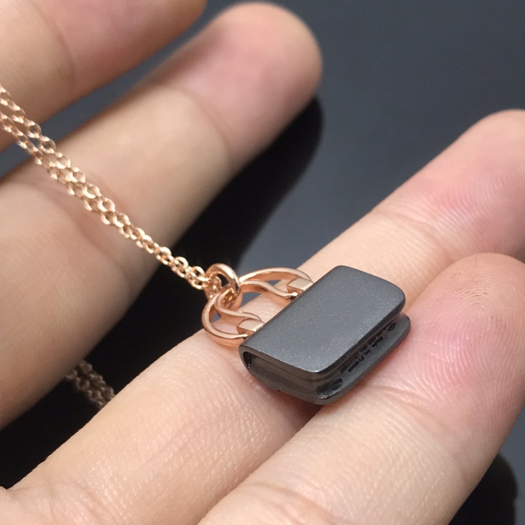 [Sophire Jewelry ]WOMEN'S HM AMULETTES CONSTANCE PENDANT NECKLACE