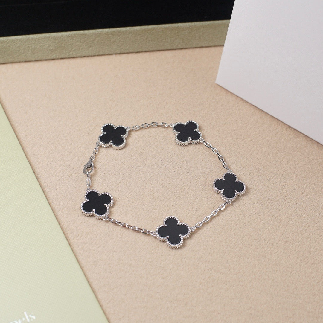 [Sophire Jewelry ] CLOVER 5 MOTIF ONYXS BRACELET COLLECTION