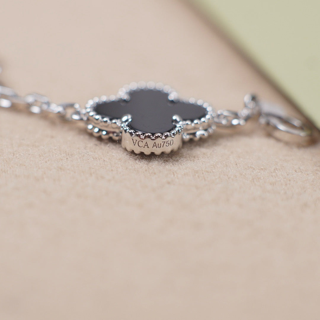 [Sophire Jewelry ] CLOVER 5 MOTIF ONYXS BRACELET COLLECTION