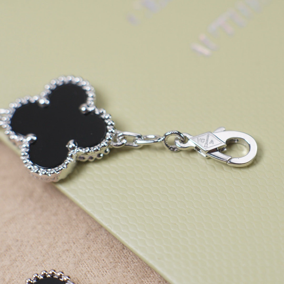 [Sophire Jewelry ] CLOVER 5 MOTIF ONYXS BRACELET COLLECTION