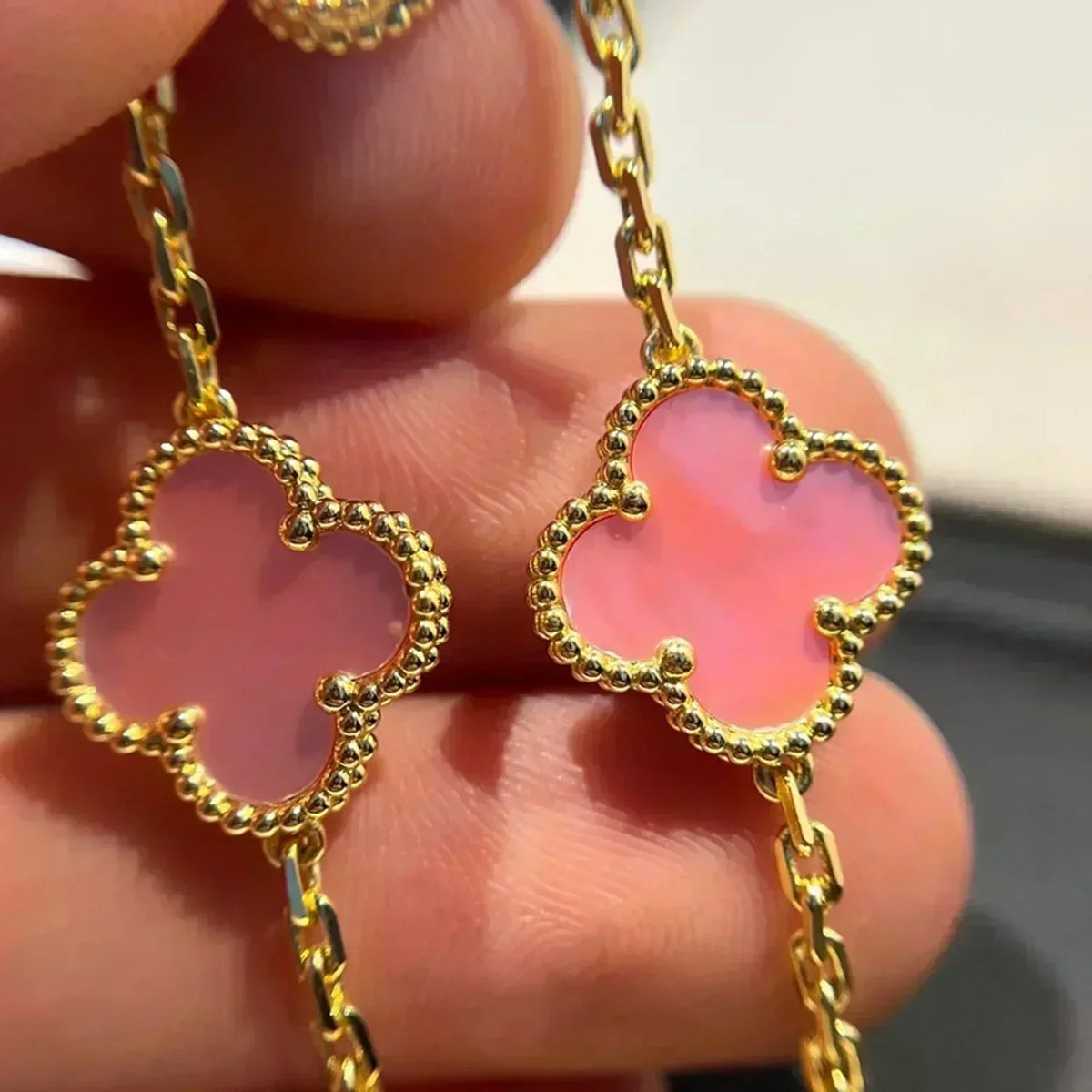 [Sophire Jewelry ] CLOVER 5 MOTIFS  PINK MOP BRACELET COLLECTION