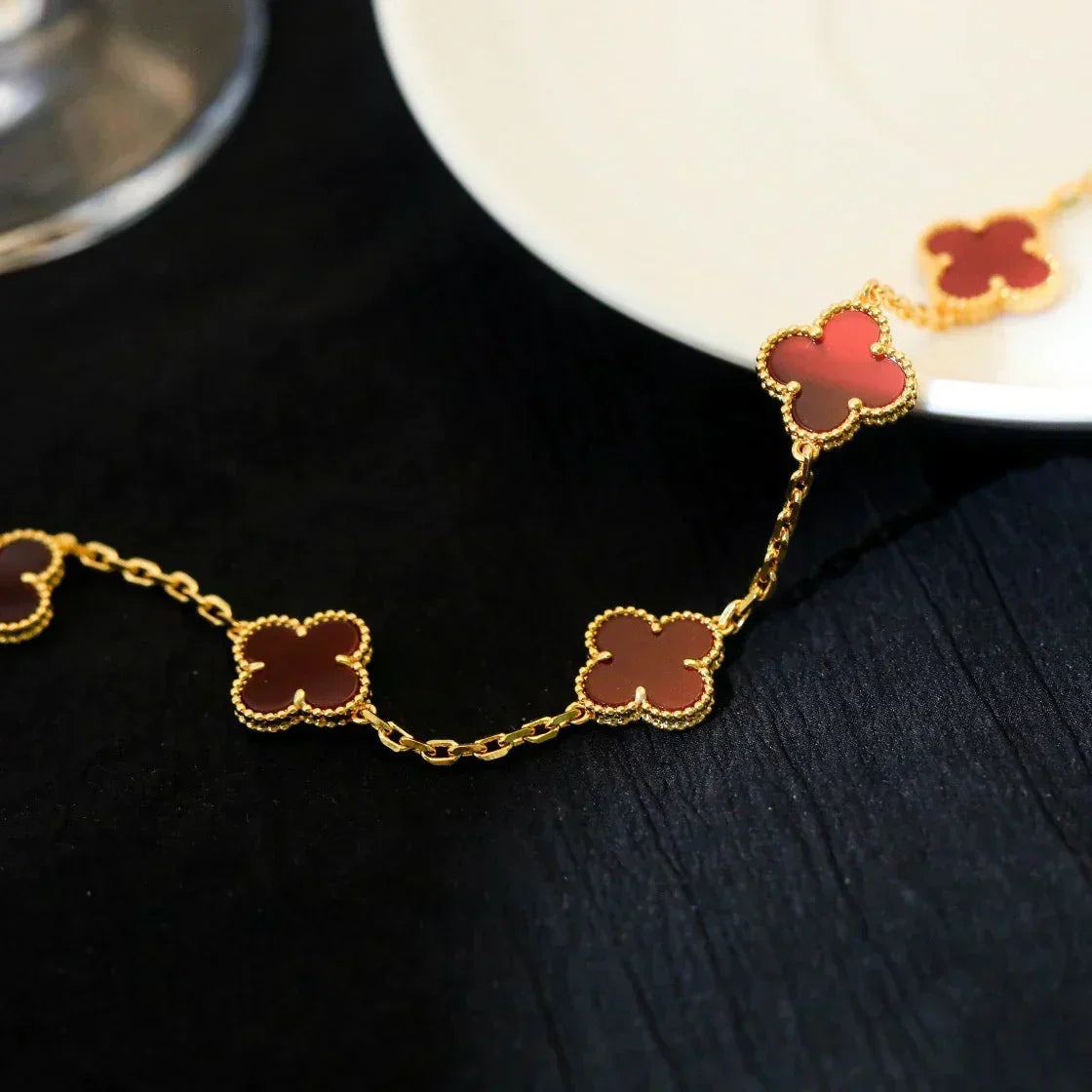 [Sophire Jewelry ] CLOVER 5 MOTIF RED CORNELIAN BRACELET COLLECTION