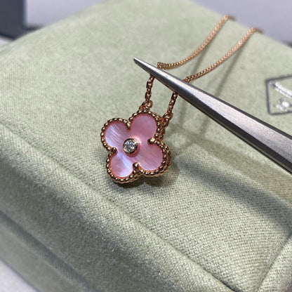 [Sophire Jewelry ]CLOVER 15MM DIAMOND PINK MOP NECKLACE