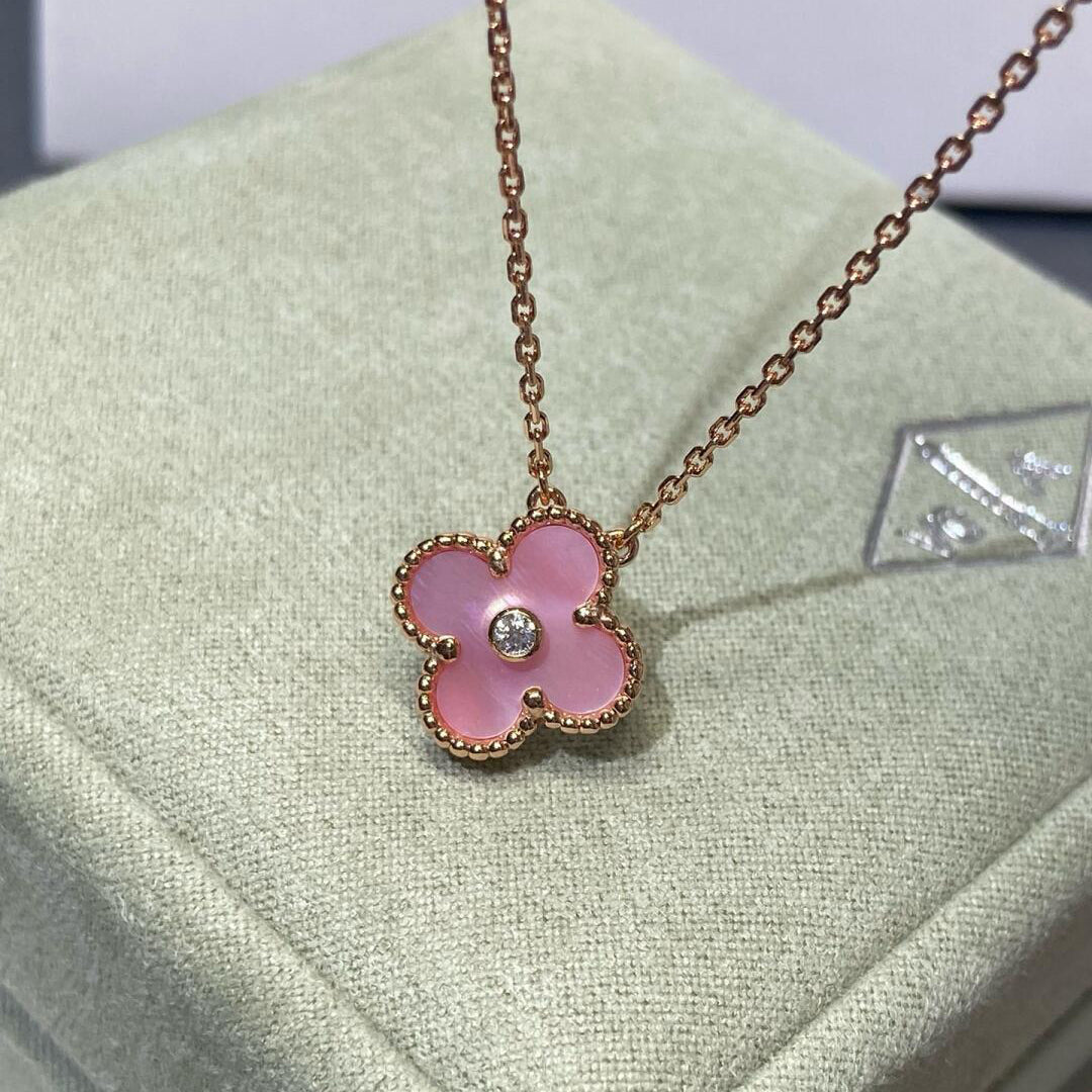 [Sophire Jewelry ]CLOVER 15MM DIAMOND PINK MOP NECKLACE