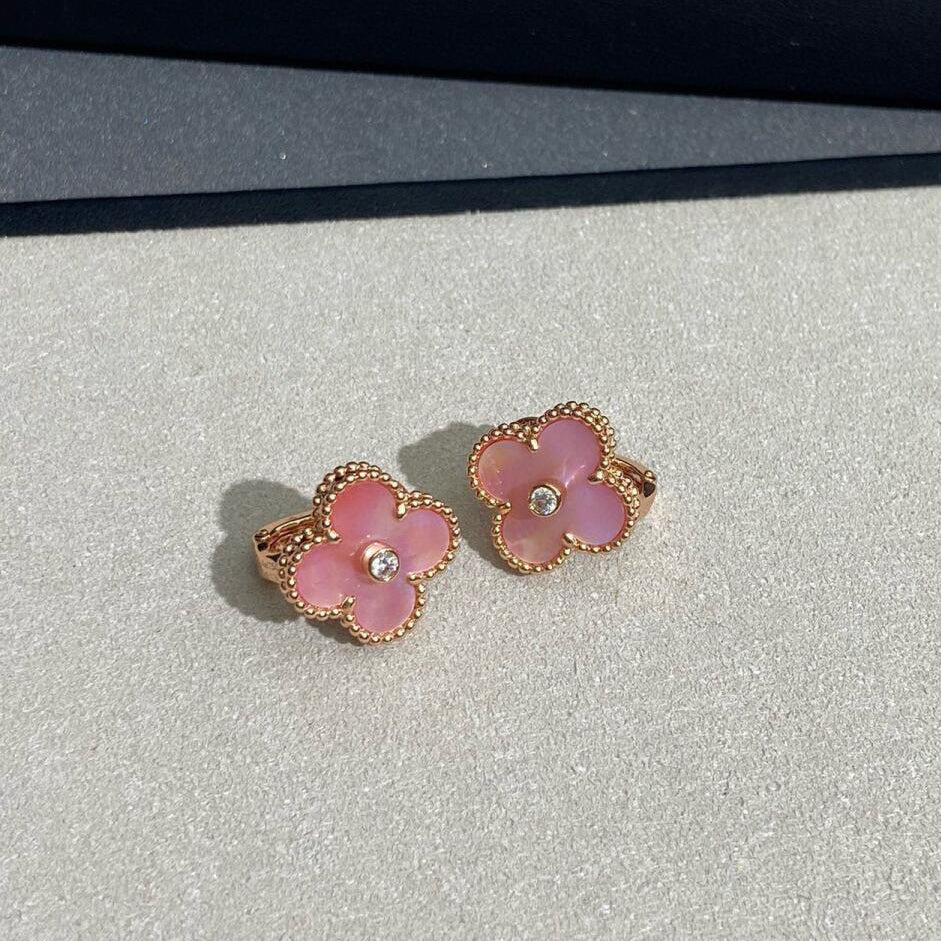 [Sophire Jewelry ]CLOVER MEDIUM 1 DIAMOND PINK EARRINGS