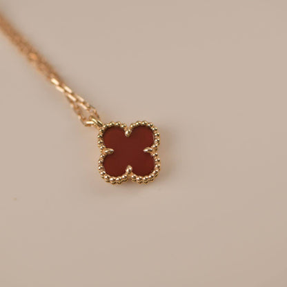 [Sophire Jewelry ]CLOVER MINI 9.5MM WHITE CARNELIANS NECKLACE