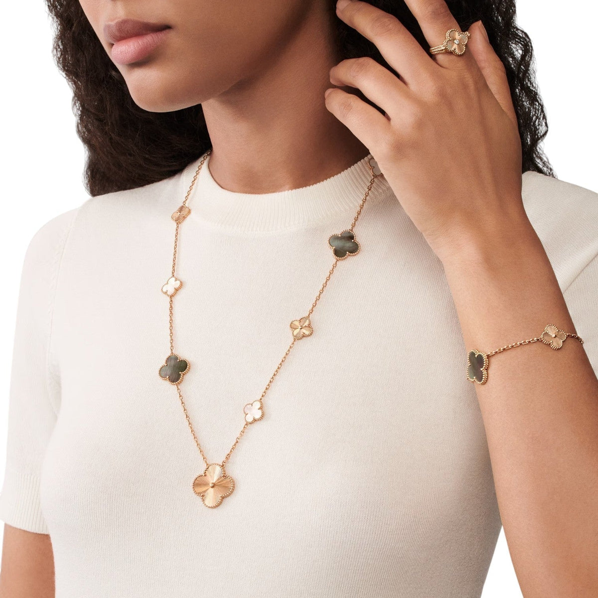 [Sophire Jewelry ]DETACHABLE CLOVER 15(11+4) FLOWER ROSE GOLD NECKLACE SET