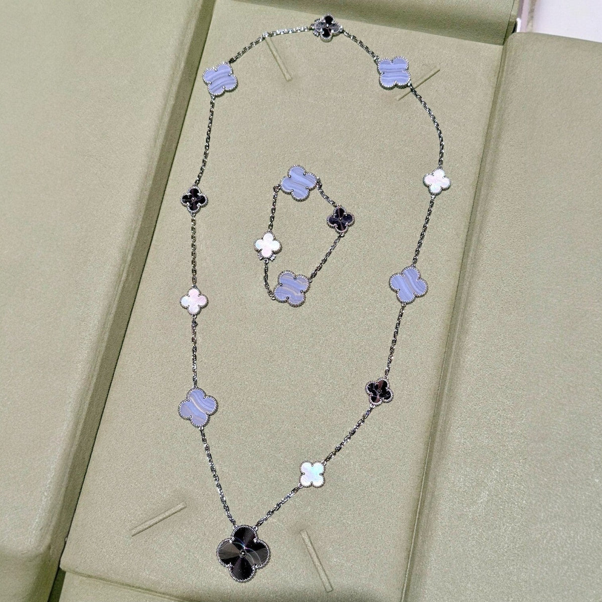 [Sophire Jewelry ]DETACHABLE CLOVER 15(11+4) FLOWER SILVER NECKLACE SET