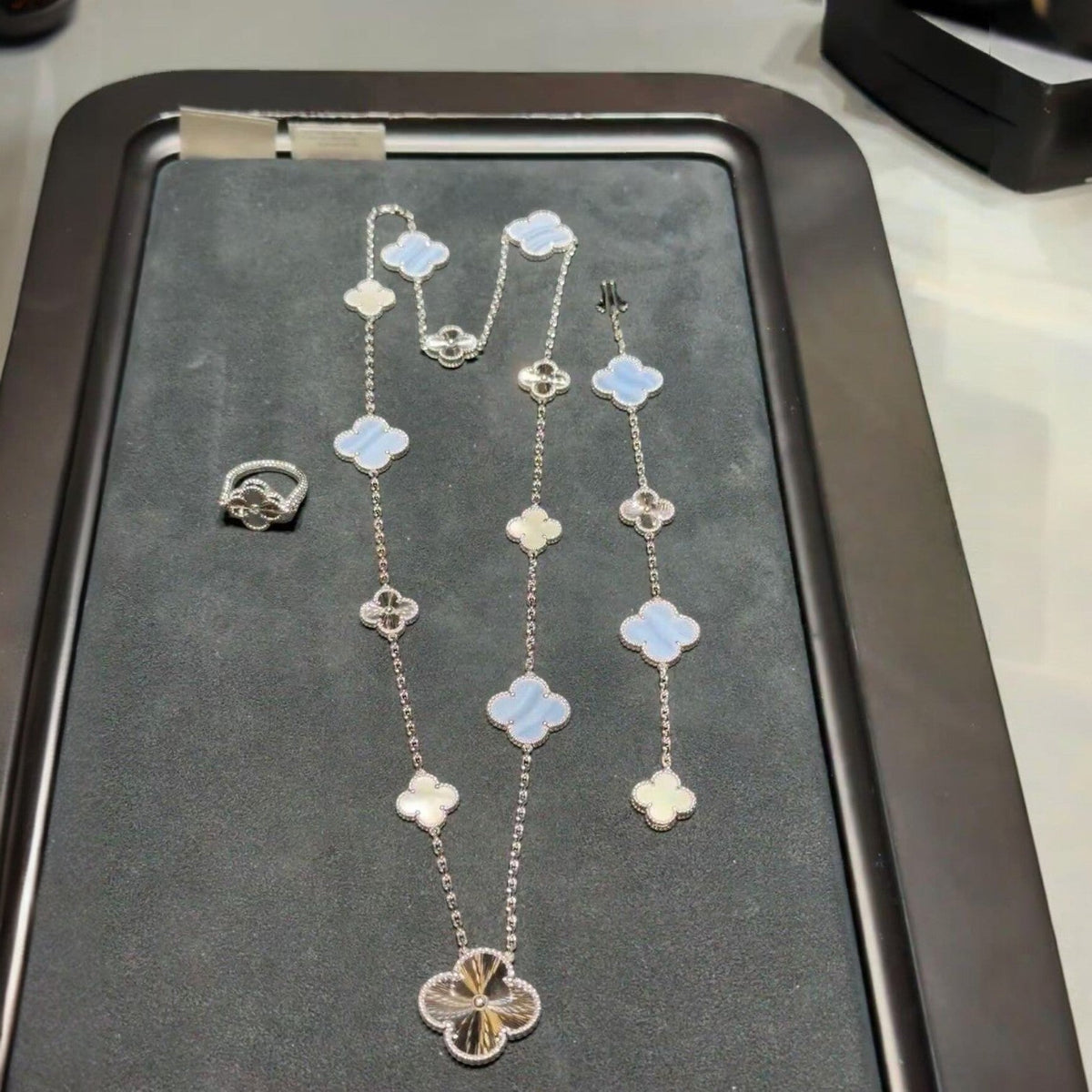 [Sophire Jewelry ]DETACHABLE CLOVER 15(11+4) FLOWER SILVER NECKLACE SET