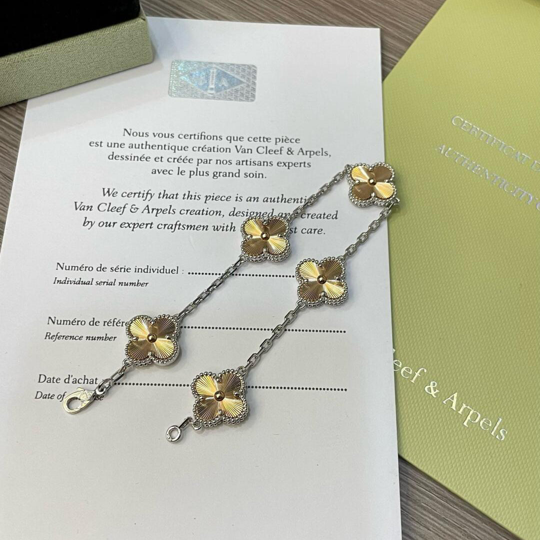 [Sophire Jewelry ]CLOVER  5 MOTIFS  CHRISTMAS LIMITED EDITION BRACELET