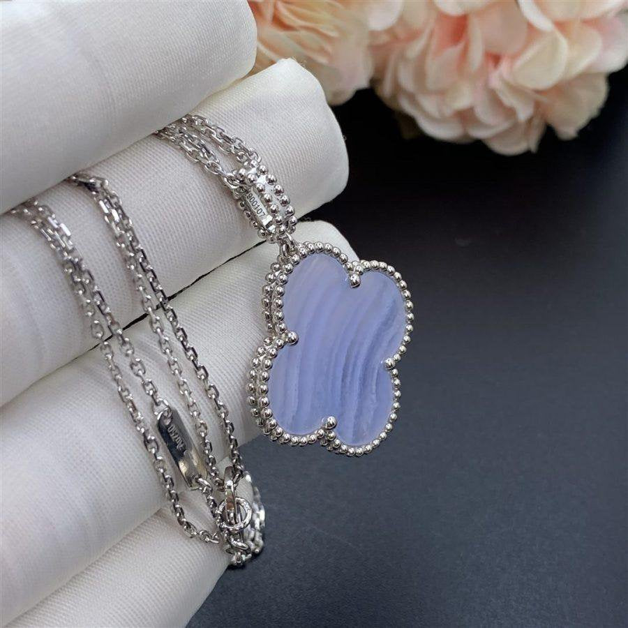 [Sophire Jewelry ]CLOVER SILVER CHALCEDONY BIG CLOVER NECKLACE