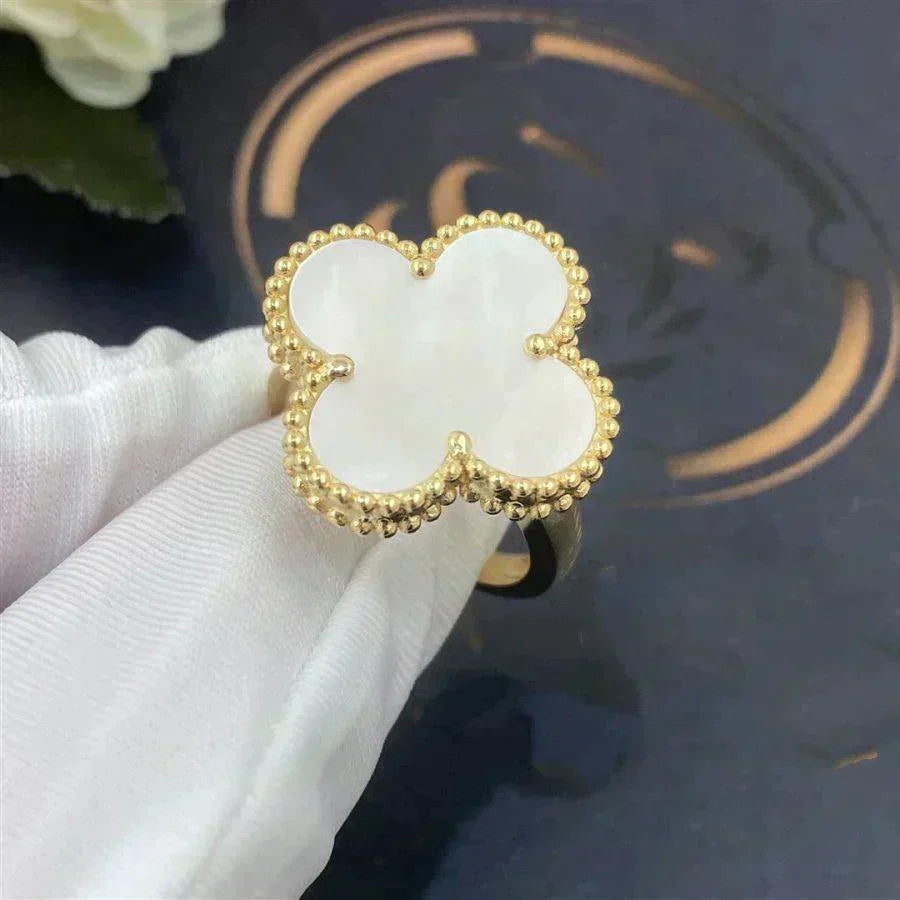 [Sophire Jewelry ]CLOVER WHITE MOP RING