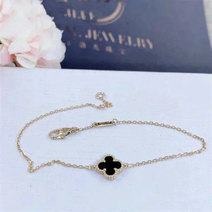 [Sophire Jewelry ]CLOVER ONYX SINGLE FLOWER BRACELET