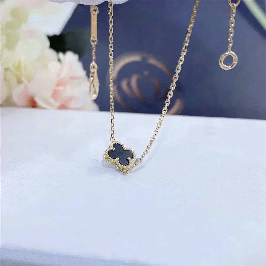 [Sophire Jewelry ]CLOVER ONYX SINGLE FLOWER BRACELET