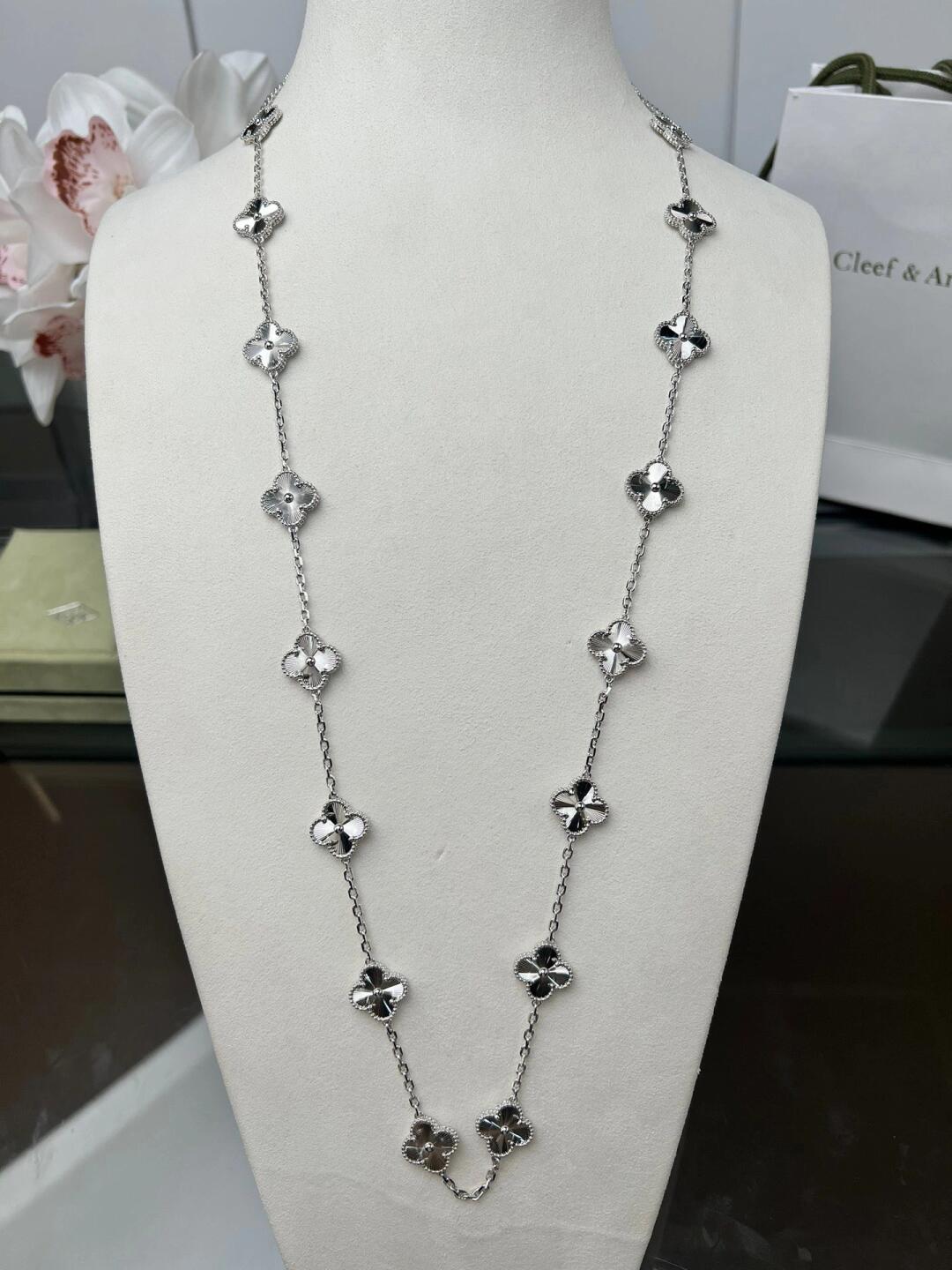 [Sophire Jewelry ]CLOVER 20 MOTIFS  LASER SILVER