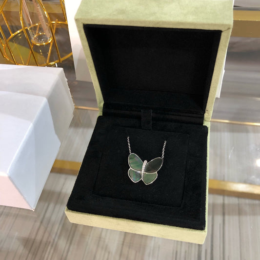 [Sophire Jewelry ]LARGE BUTTERFLY SILVER PENDANT DIAMOND NECKLACE
