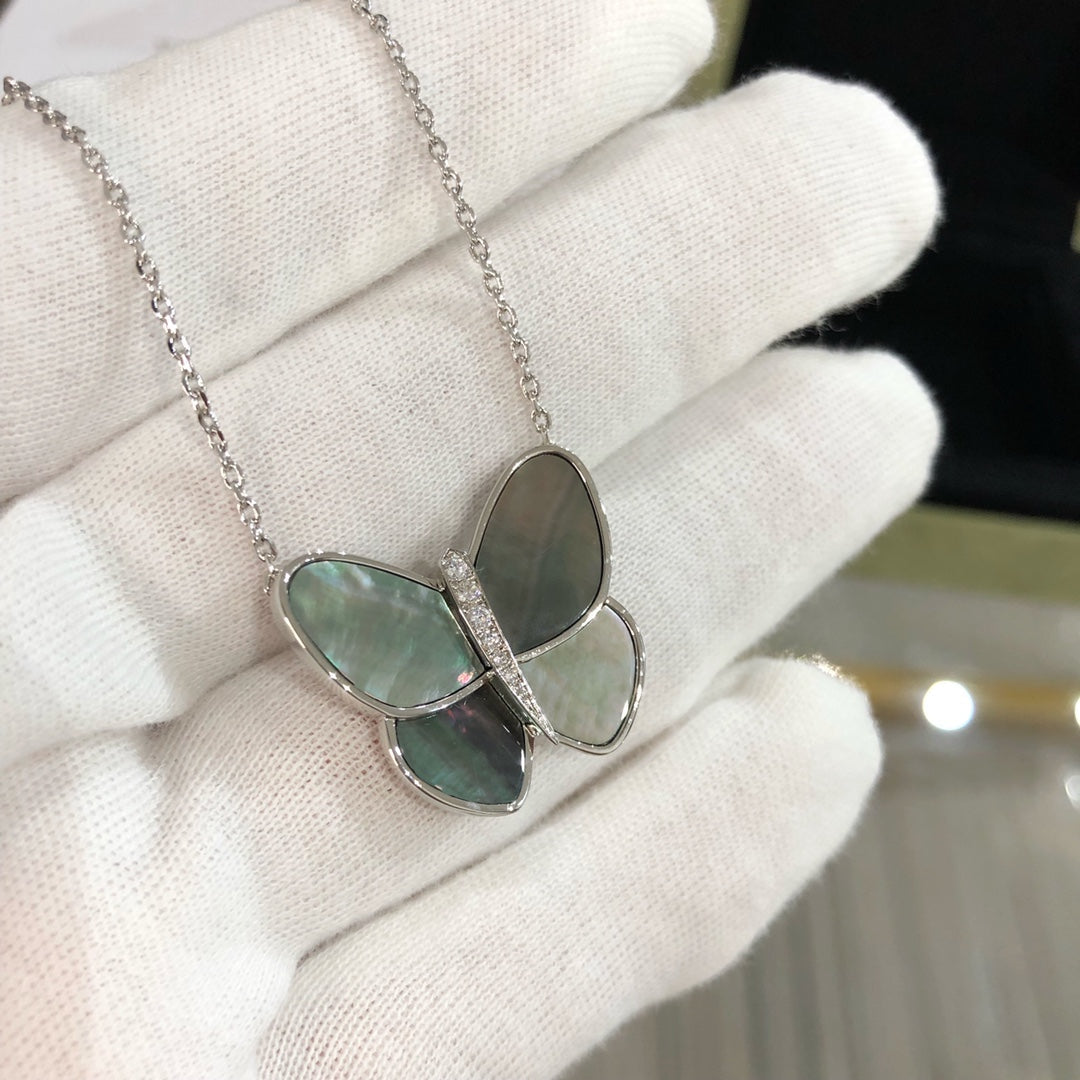 [Sophire Jewelry ]LARGE BUTTERFLY SILVER PENDANT DIAMOND NECKLACE