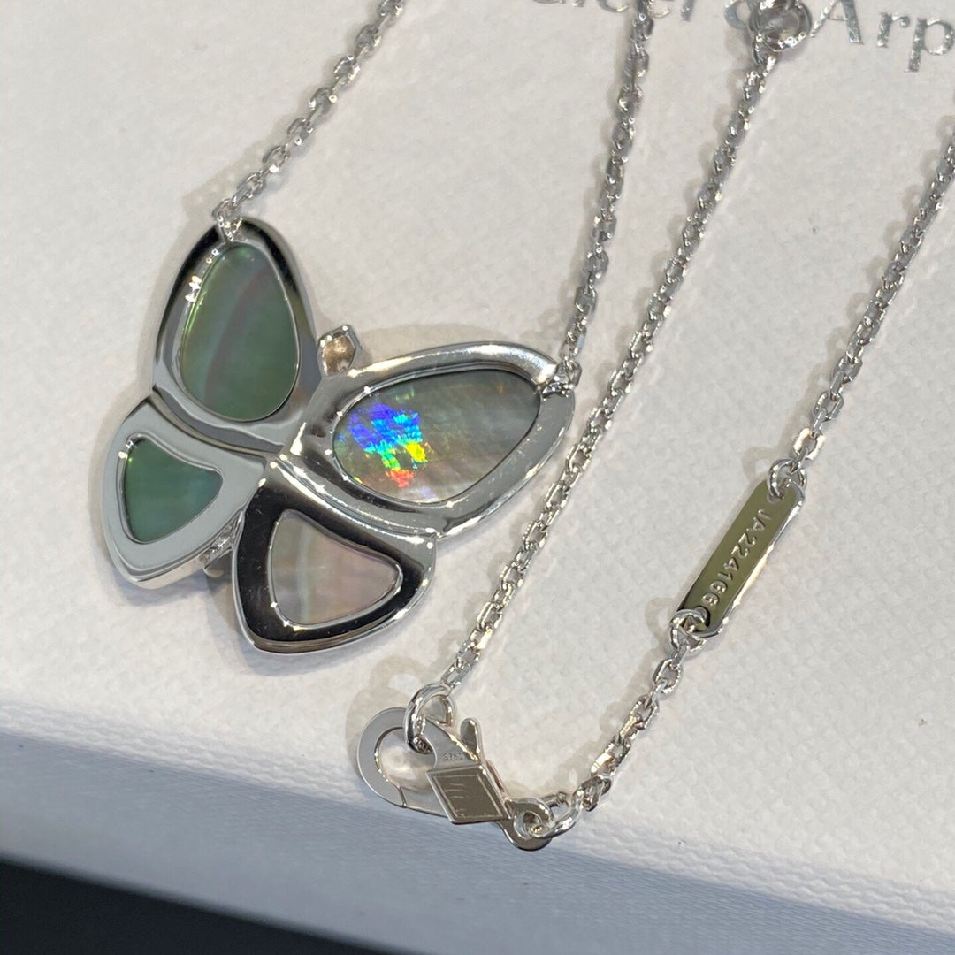 [Sophire Jewelry ]LARGE BUTTERFLY SILVER PENDANT DIAMOND NECKLACE
