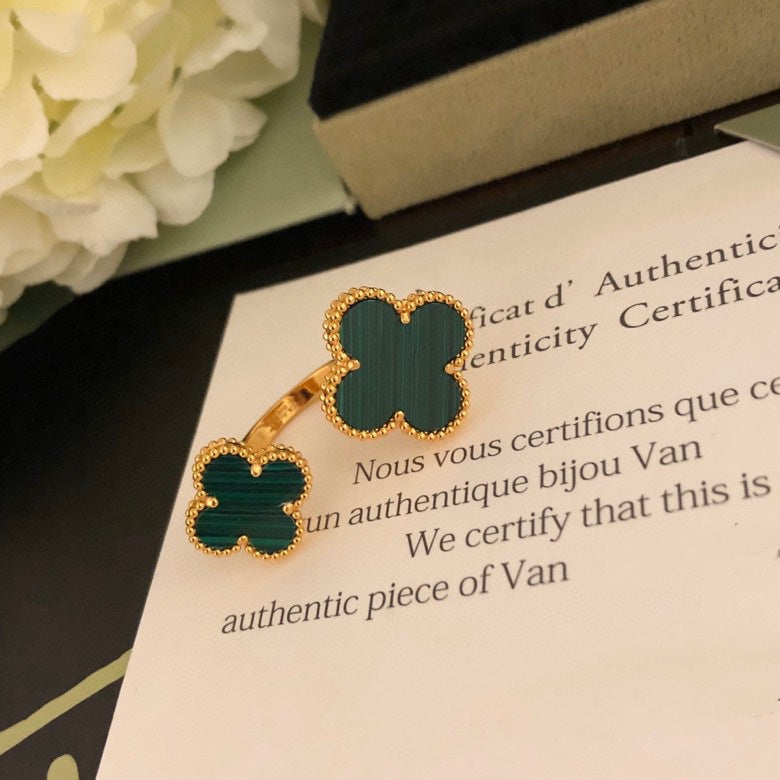 [Sophire Jewelry ]CLOVER BETWEEN THE FINGER RING