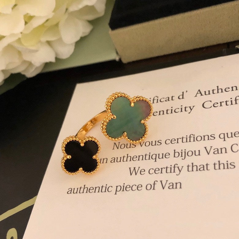 [Sophire Jewelry ]CLOVER BETWEEN THE FINGER RING