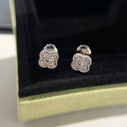 [Sophire Jewelry ]CLOVER MINI DIAMOND STUD EARRINGS