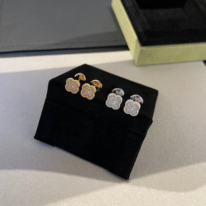 [Sophire Jewelry ]CLOVER MINI DIAMOND STUD EARRINGS