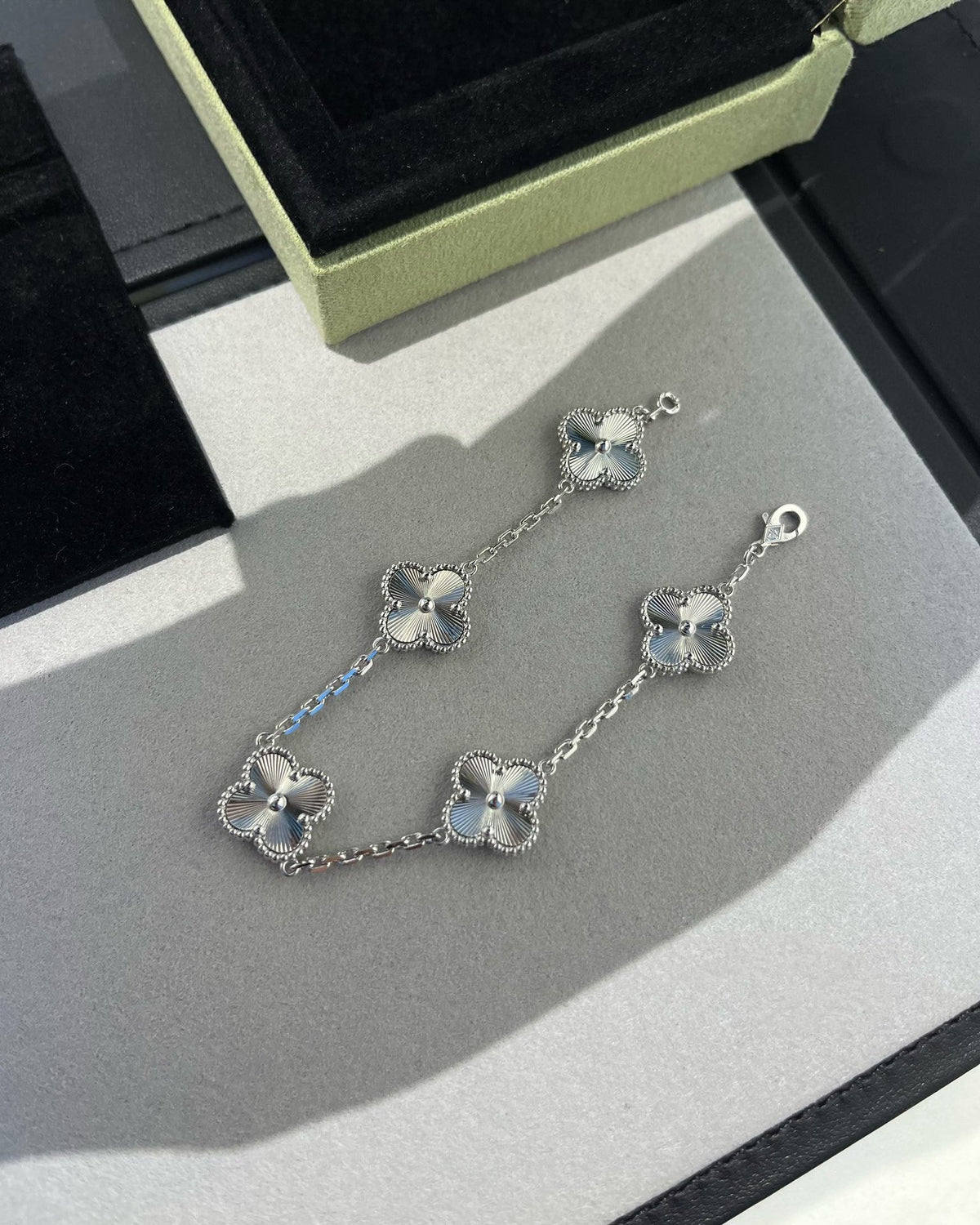 [Sophire Jewelry ] CLOVER 5 MOTIF LASER BRACELET COLLECTION